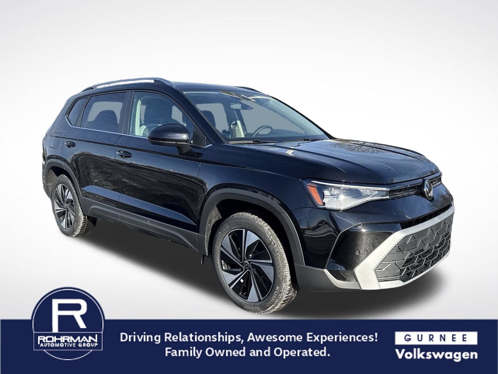 New 2026 Volkswagen Taos SE AWD/4WD image 2