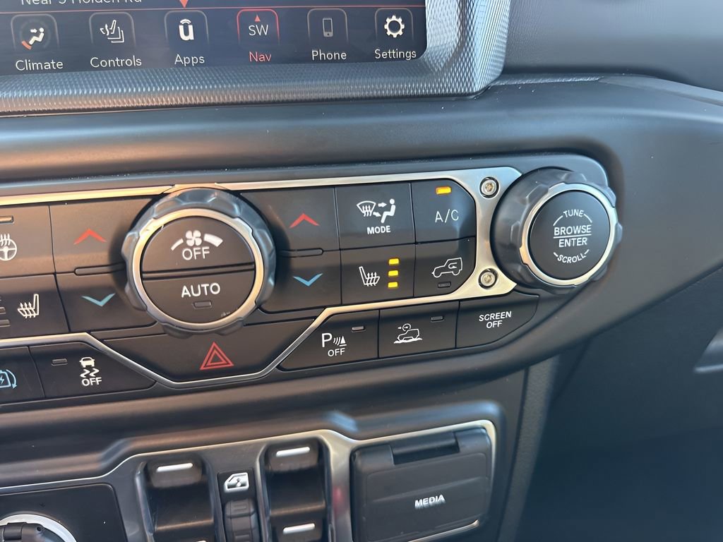 Used 2022 Jeep Wrangler Unlimited Sahara image 20