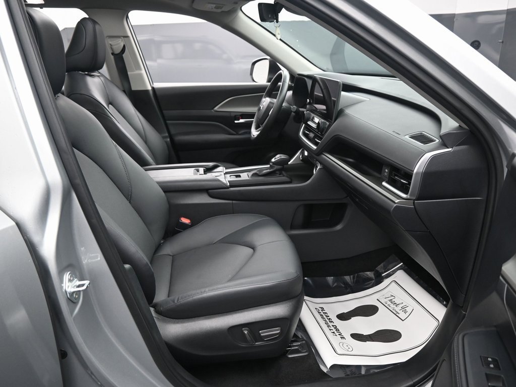 Used 2024 Toyota Grand Highlander XLE image 42