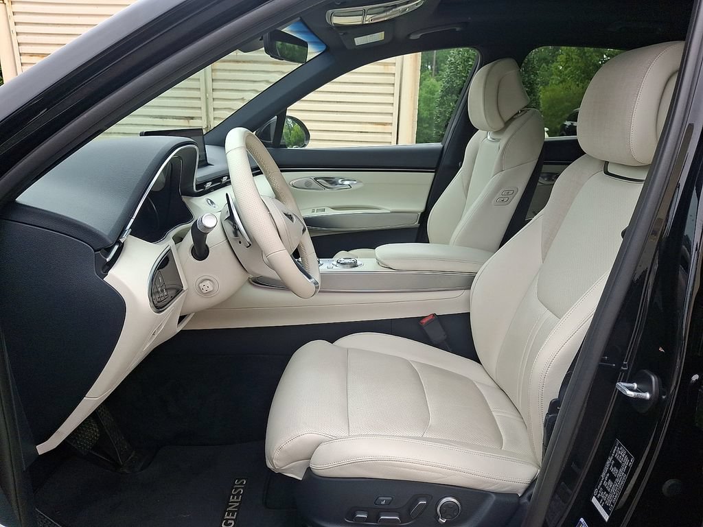 Used 2023 Genesis Electrified GV70 AWD/4WD image 13