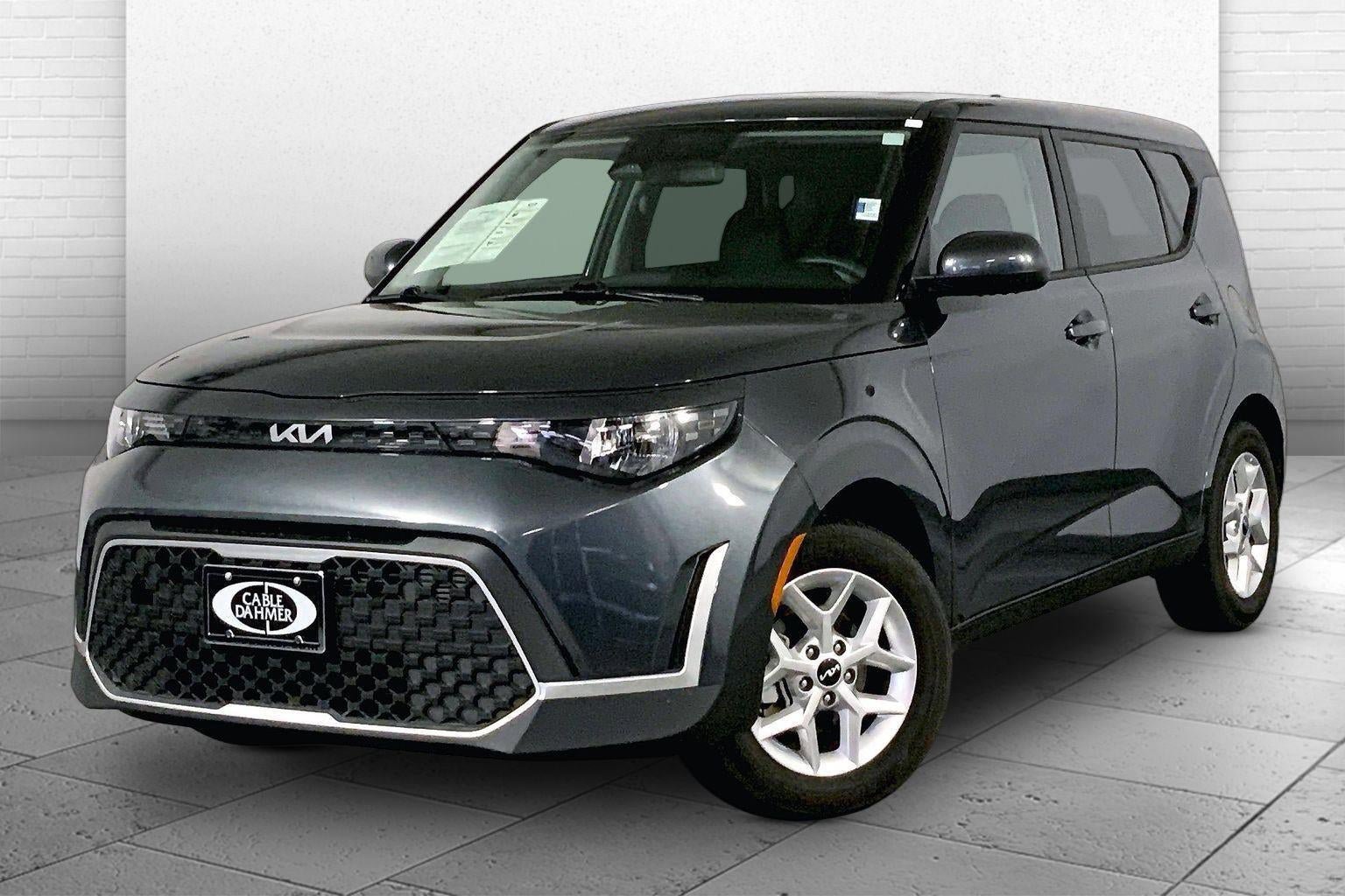 Certified 2025 Kia Soul LX FWD image 12
