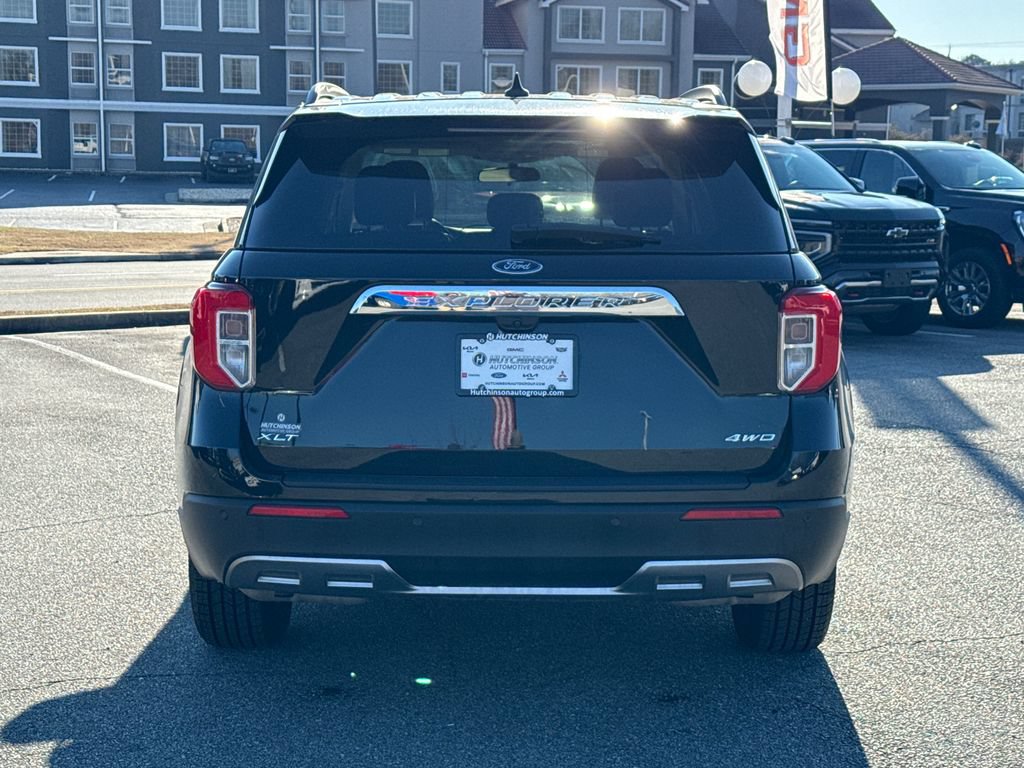 Used 2023 Ford Explorer XLT w/ Equipment Group 202A AWD/4WD image 6