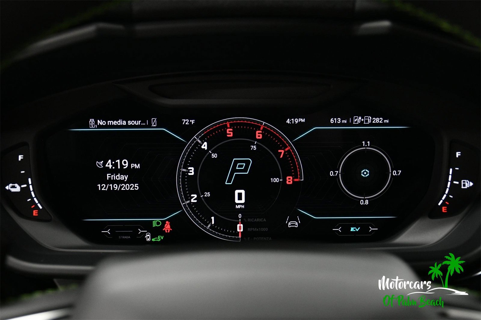 Used 2025 Lamborghini Urus SE image 31