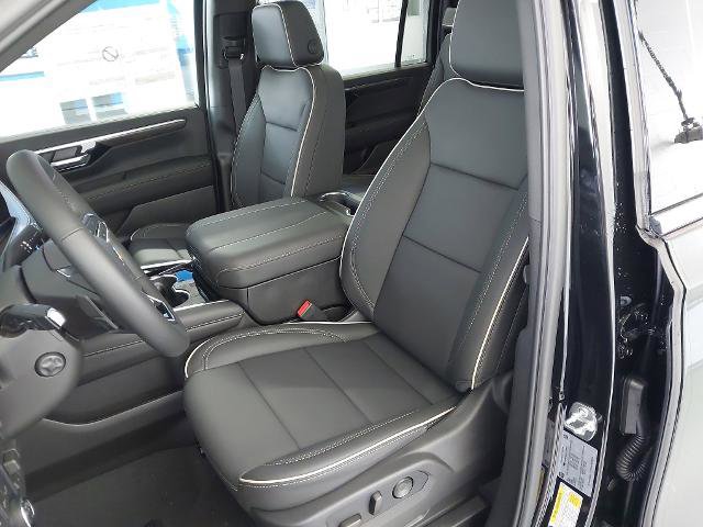 New 2026 Chevrolet Suburban Premier w/ Sun And Tow Package AWD/4WD image 23