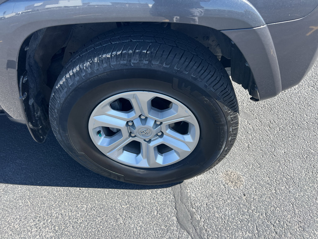 Used 2022 Toyota 4Runner SR5 Premium w/ Moonroof Package image 2