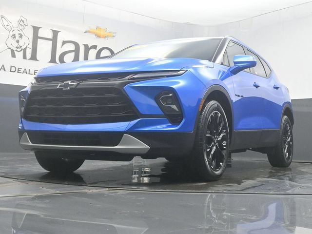 Used 2024 Chevrolet Blazer LT w/ LPO, Black Grille Bar Package FWD image 4