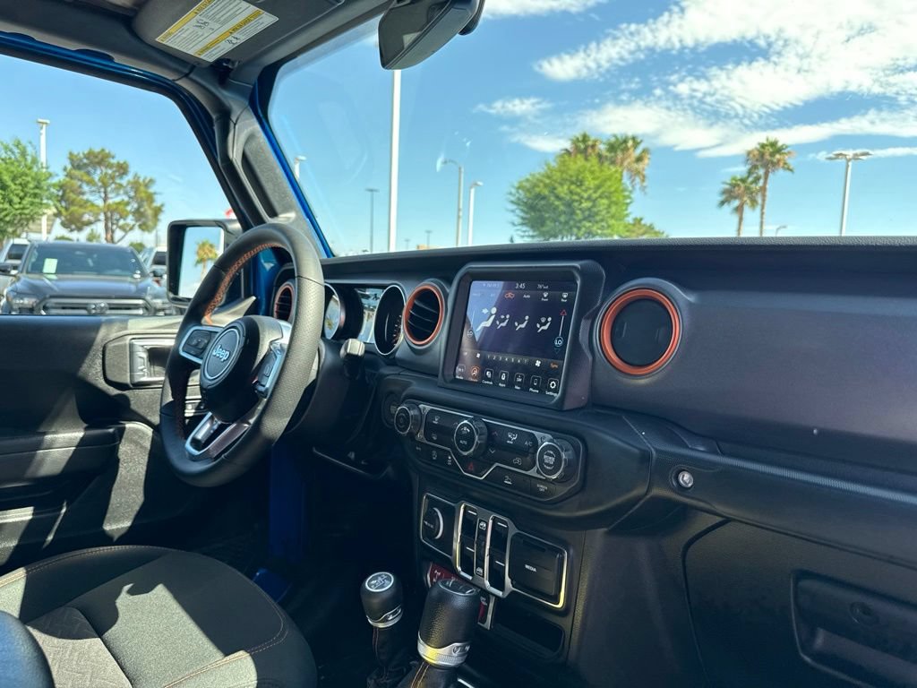 Used 2023 Jeep Gladiator Mojave w/ Trailer Tow Package AWD/4WD image 21