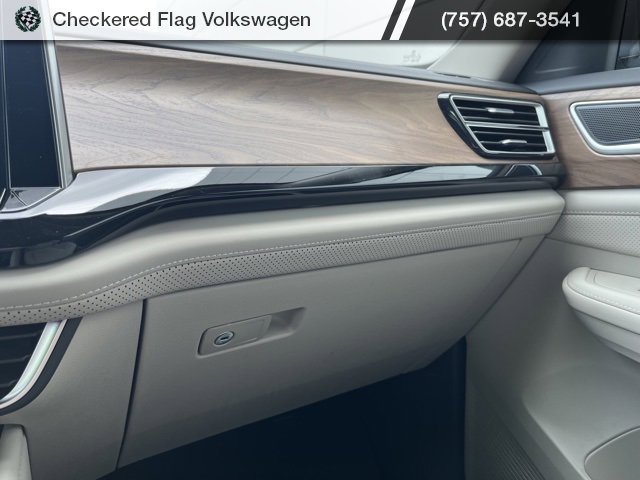 New 2025 Volkswagen Atlas SE image 46