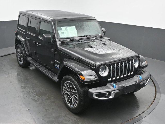 Used 2023 Jeep Wrangler Unlimited Sahara w/ Cold Weather Group AWD/4WD image 45