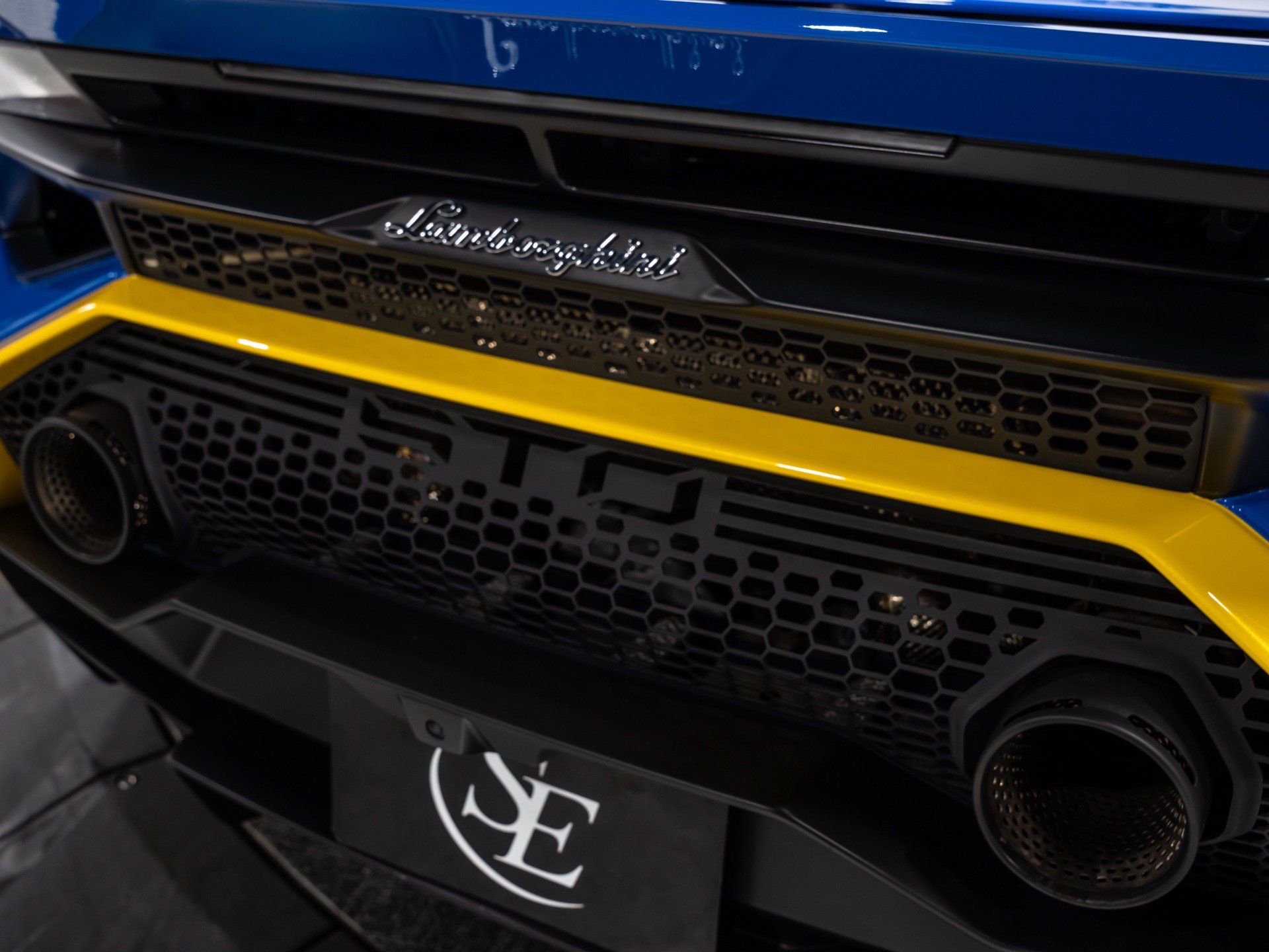 Used 2022 Lamborghini Huracan STO RWD image 28