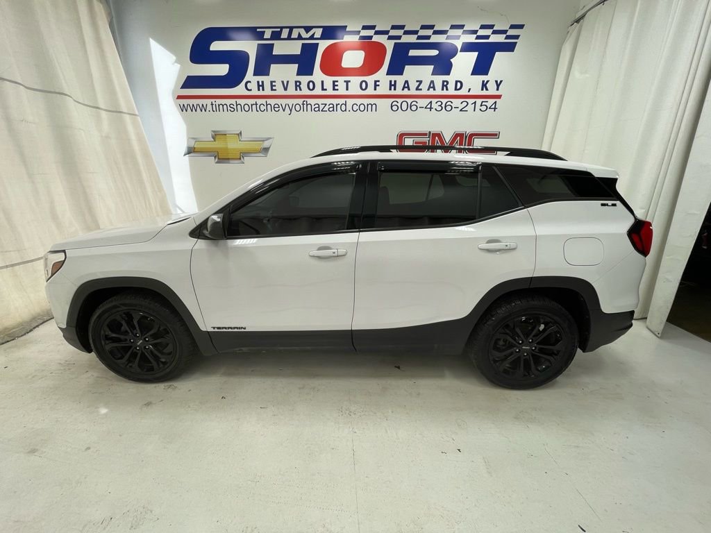 Used 2021 GMC Terrain SLE w/ Elevation Edition image 9