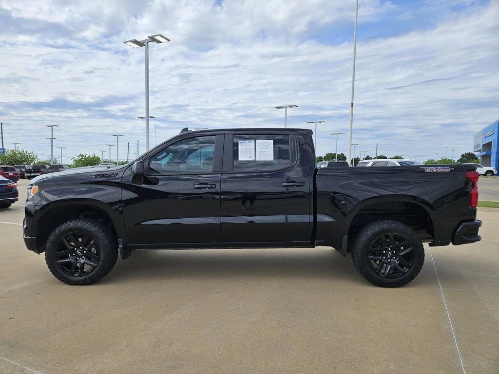 Used 2025 Chevrolet Silverado 1500 LT Trail Boss w/ Convenience Package II AWD/4WD image 5