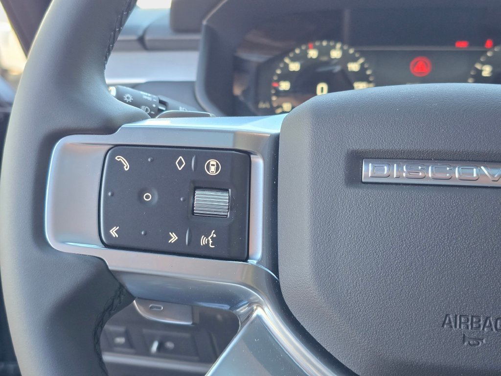 New 2026 Land Rover Discovery Dynamic SE AWD/4WD image 17