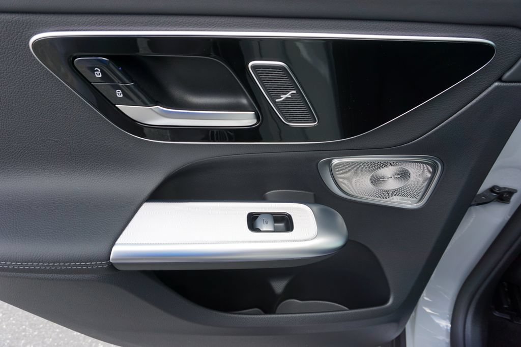Certified 2025 Mercedes-Benz GLC 300 4MATIC image 42