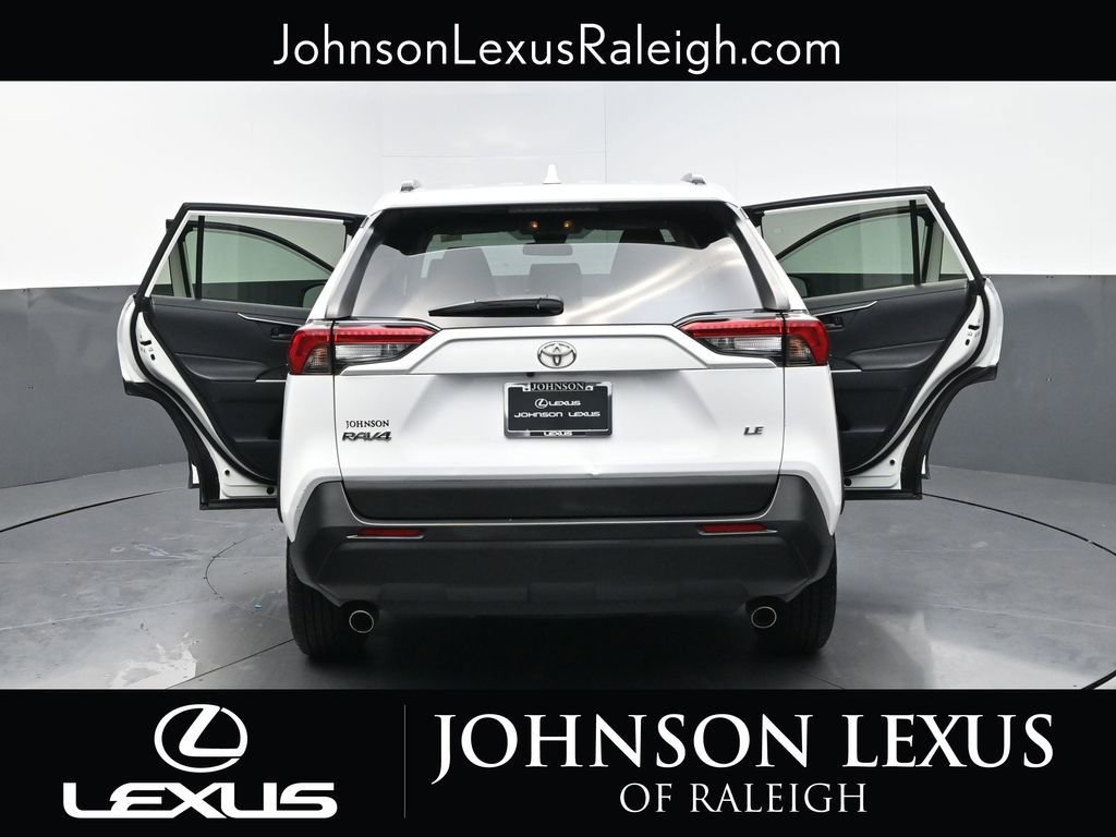 Used 2020 Toyota RAV4 LE FWD image 25