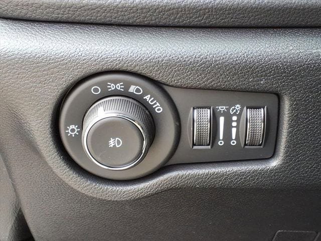 New 2026 Chrysler Pacifica Limited w/ S Appearance Package FWD image 18
