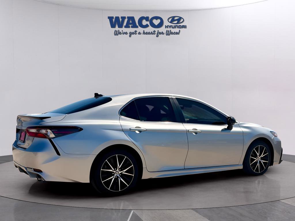 Used 2022 Toyota Camry SE image 9