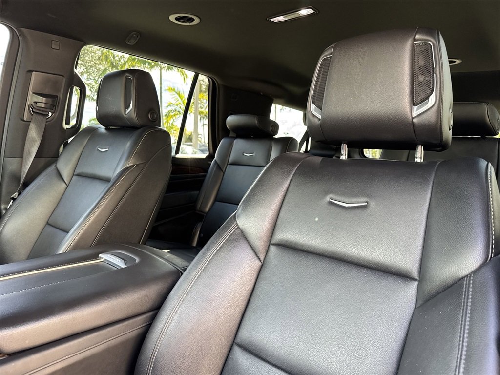 Used 2023 Cadillac Escalade Luxury image 42