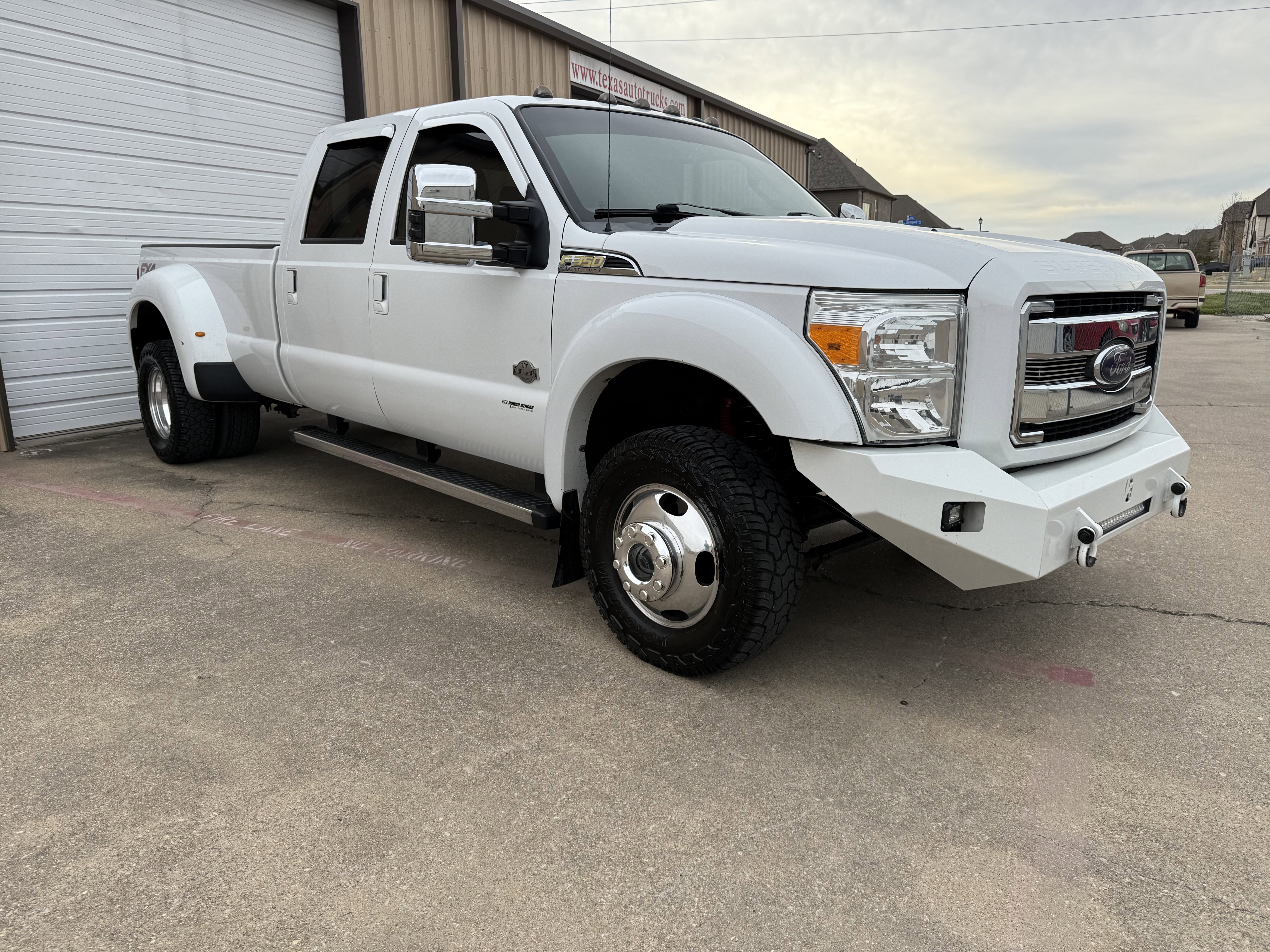 Used 2016 Ford F350 King Ranch w/ King Ranch w/Chrome Package image 2
