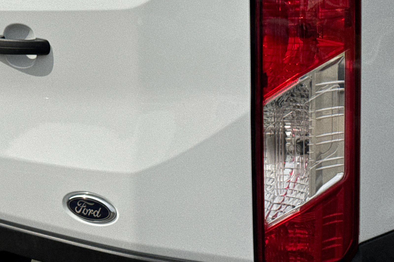 Used 2025 Ford Transit 250 148 Medium Roof w/ Load Area Protection Package image 27