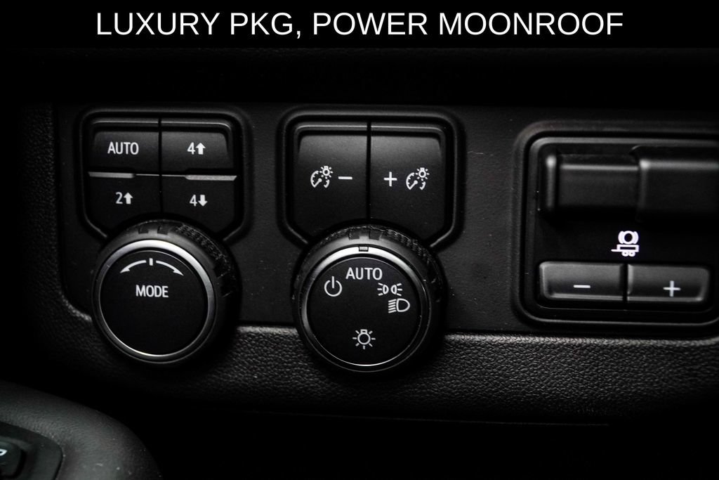 Used 2022 Chevrolet Tahoe Z71 w/ Luxury Package AWD/4WD image 40