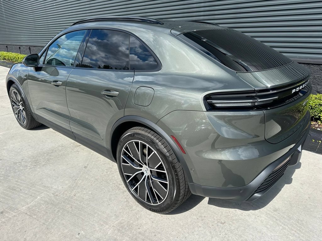 Used 2026 Porsche Macan Electric RWD image 3