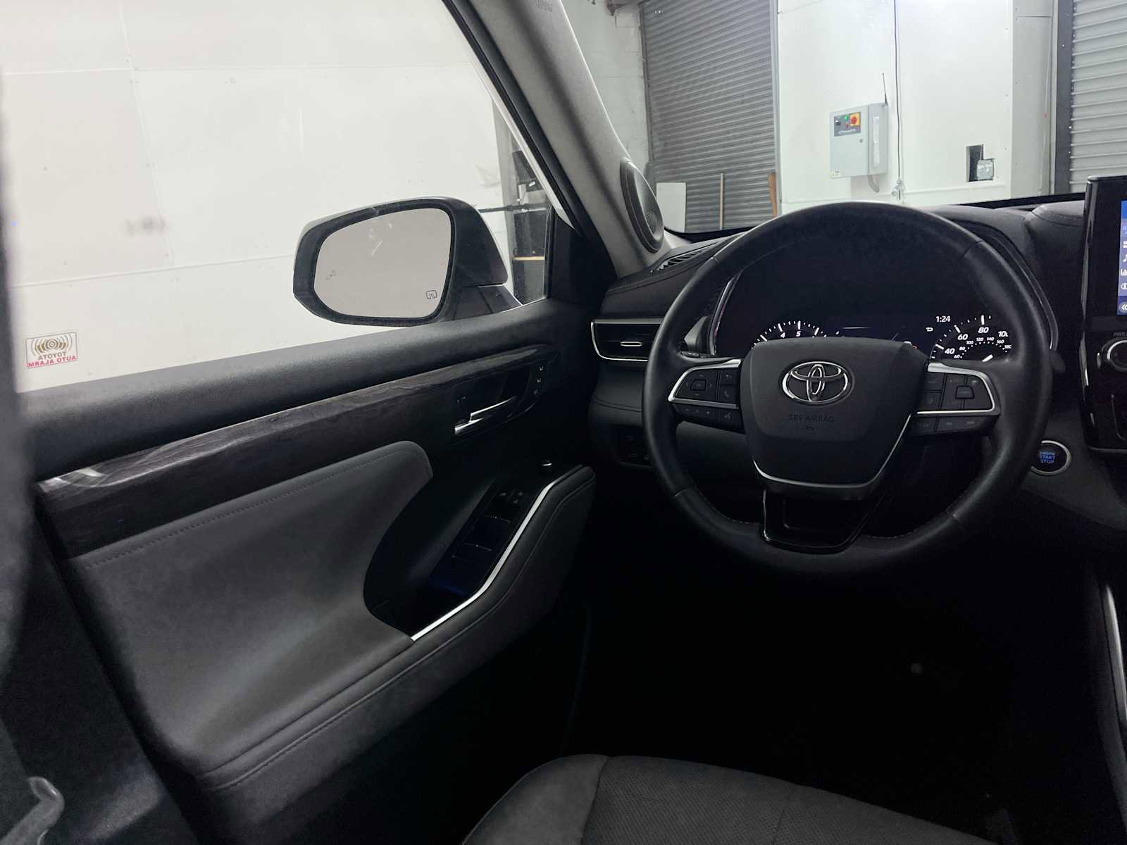 Used 2020 Toyota Highlander Platinum AWD/4WD image 15