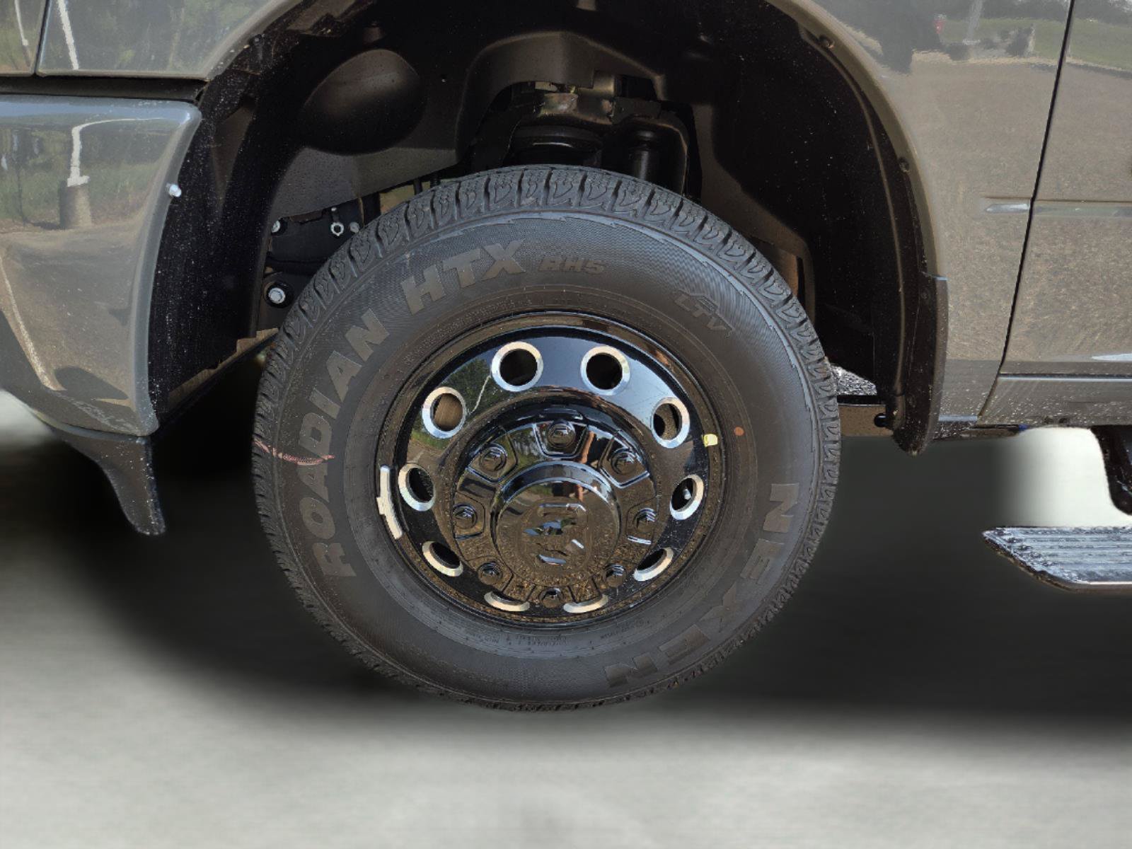 New 2027 RAM 3500 Laramie AWD/4WD image 23