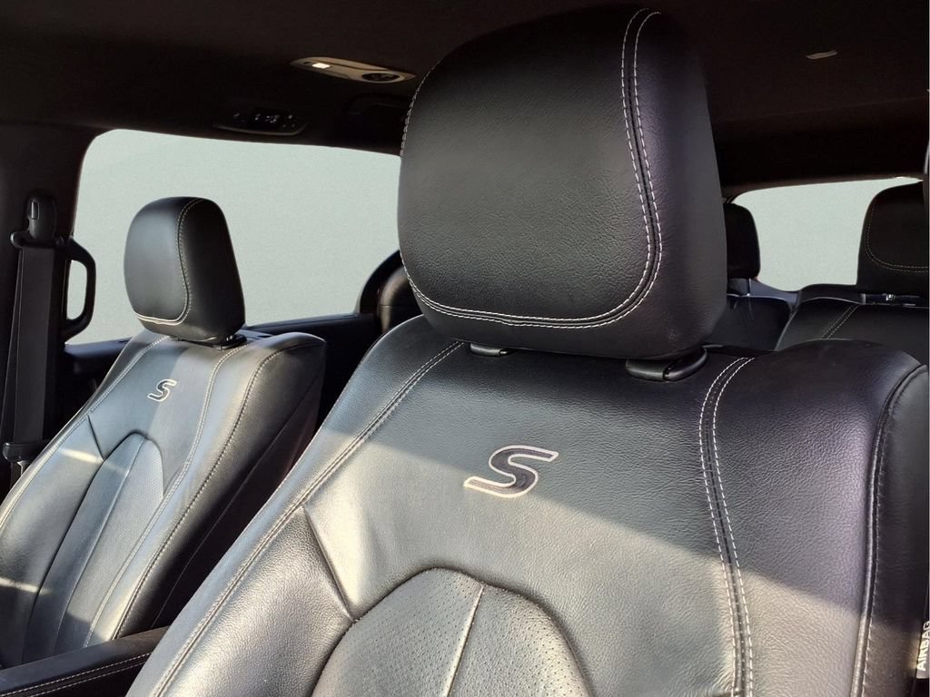 Used 2018 Chrysler Pacifica Touring-L Plus w/ S Appearance Package FWD image 17