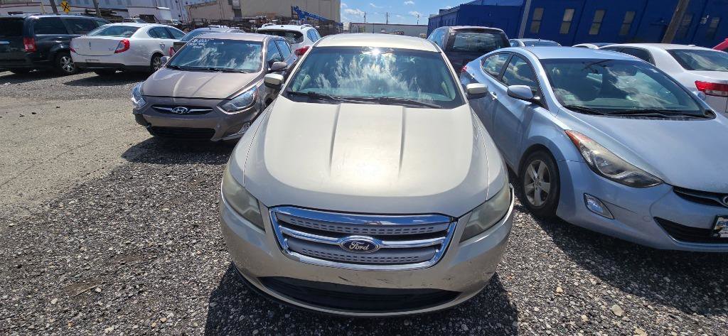 Used 2012 Ford Taurus SEL image 2