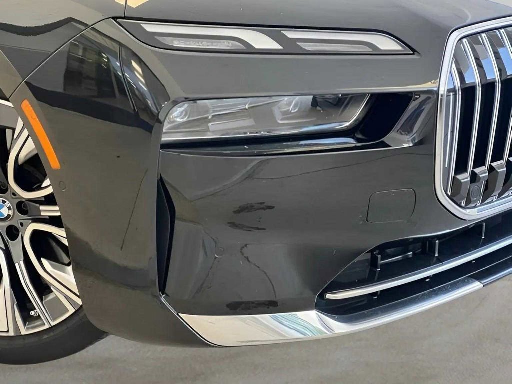 Used 2024 BMW i7 xDrive60 image 38