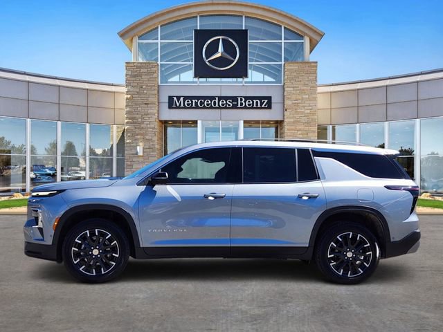 Used 2026 Chevrolet Traverse LT w/ Enhanced Driving Package image 2