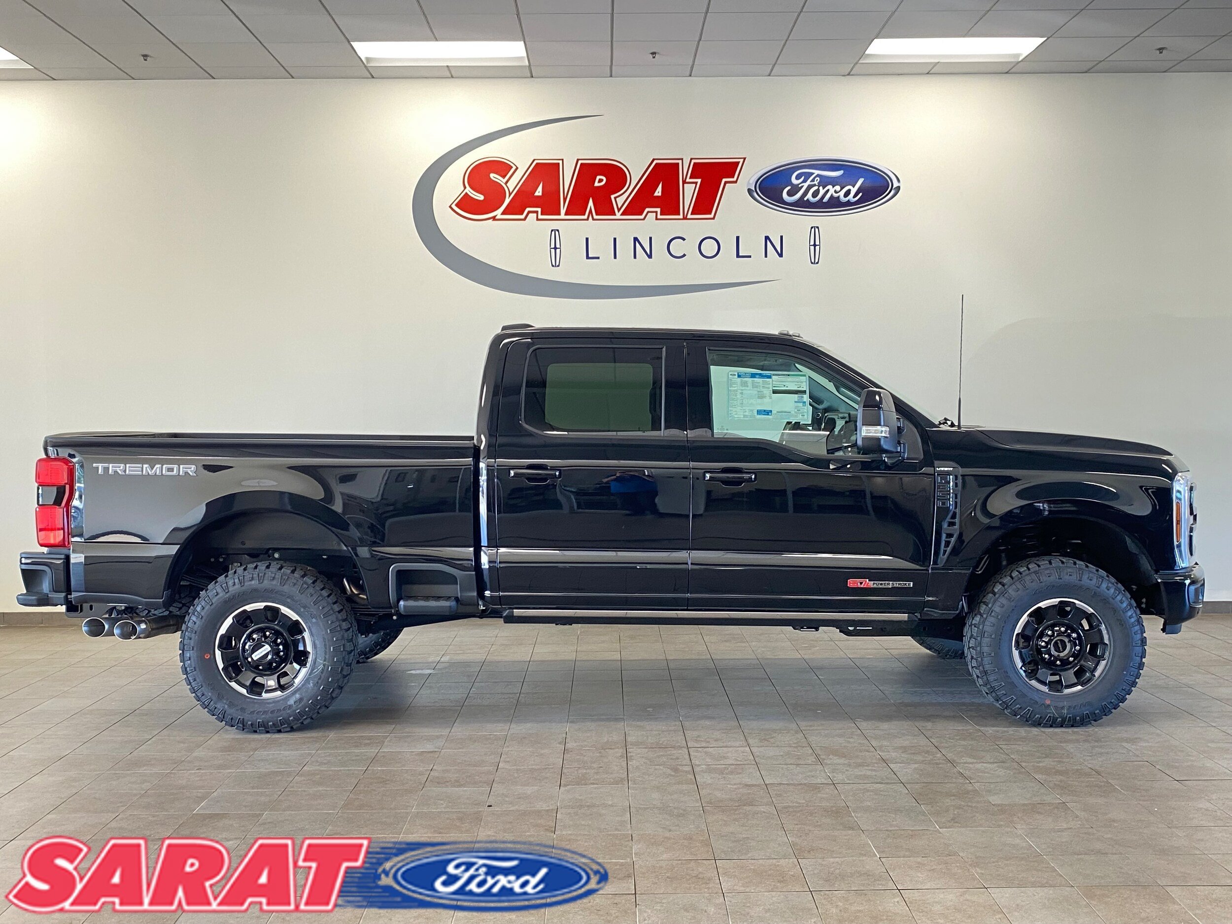 New 2026 Ford F350 Lariat w/ Tremor Off-Road Package
