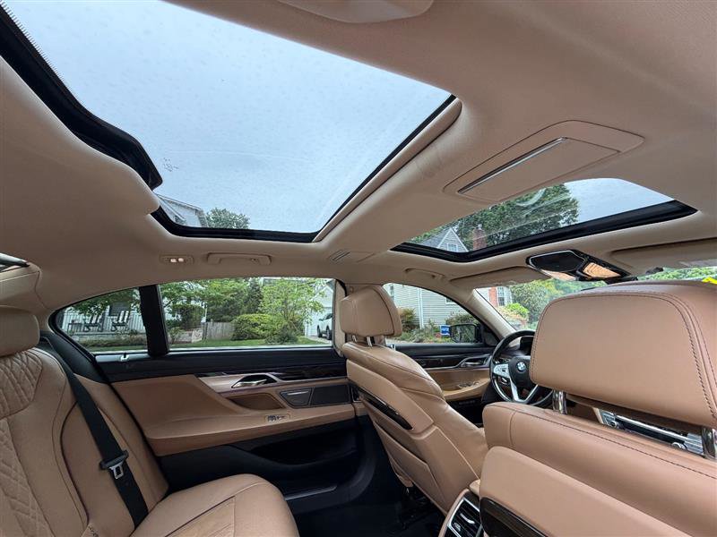 Used 2016 BMW 740i w/ Executive Package 2 RWD image 31