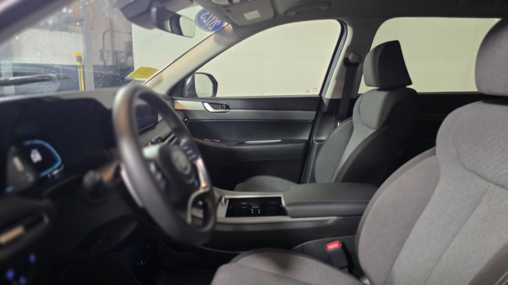Used 2023 Hyundai Palisade SE image 16