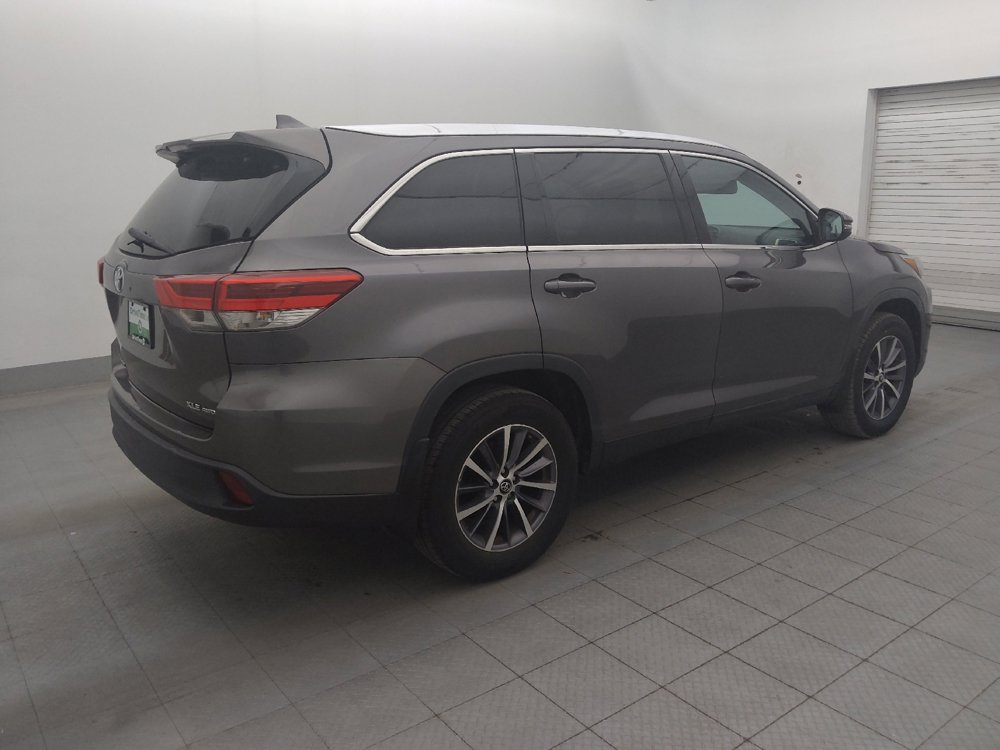 Used 2019 Toyota Highlander XLE AWD/4WD image 10