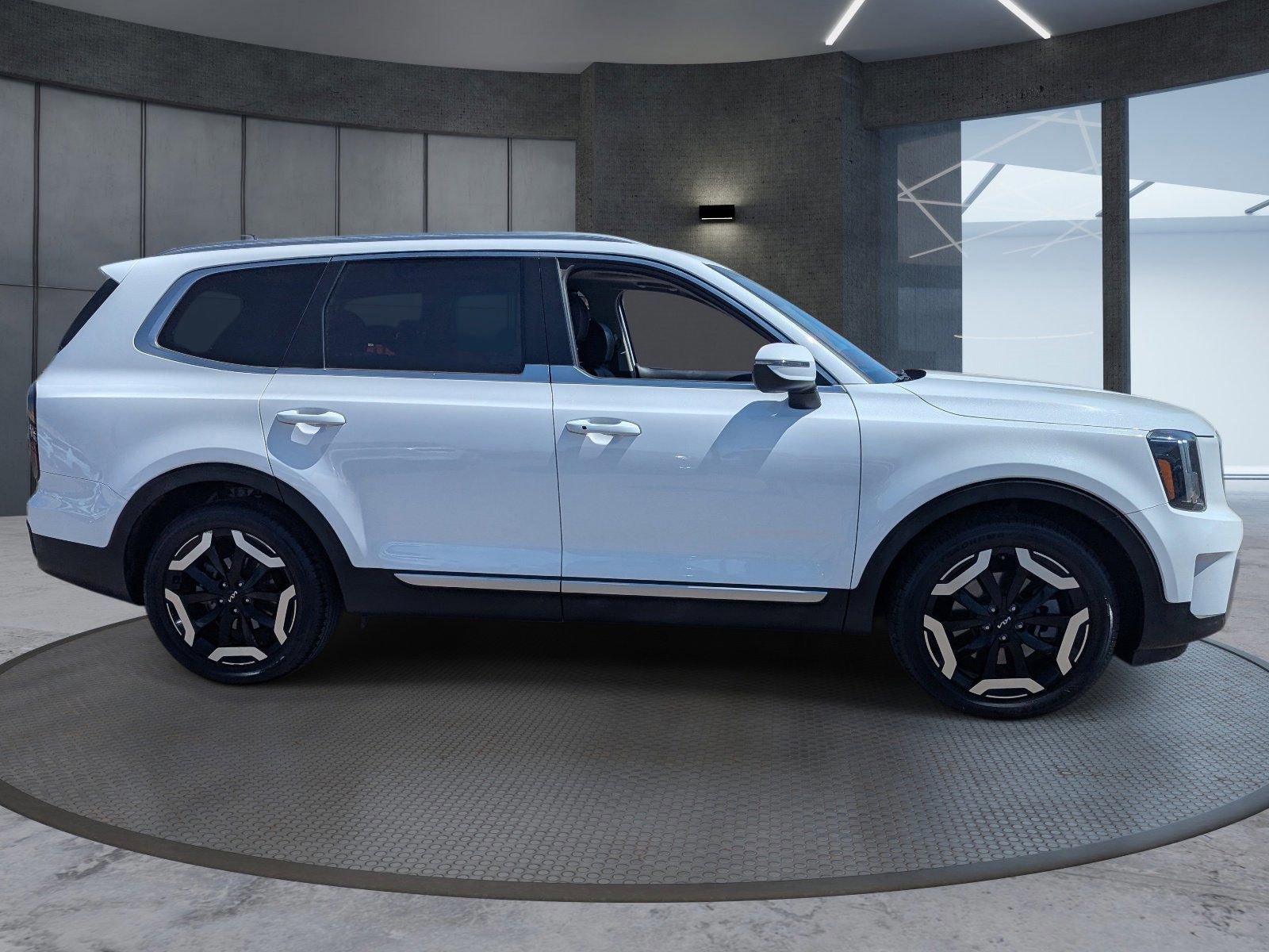Used 2023 Kia Telluride EX image 7