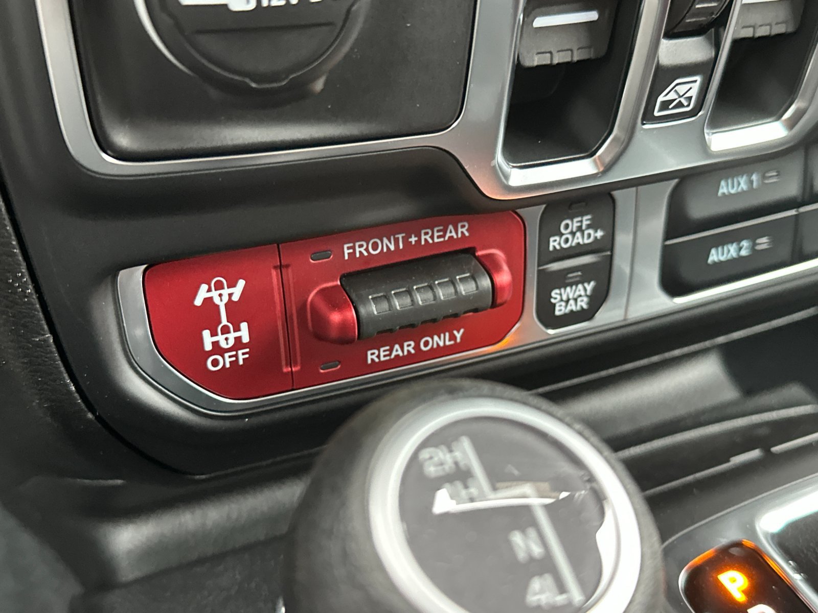 New 2026 Jeep Gladiator Rubicon w/ Steel Power Dome Hood Package AWD/4WD image 25