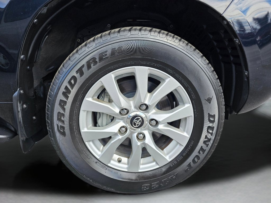 Used 2017 Toyota Land Cruiser Carfax 1 Owner! image 28