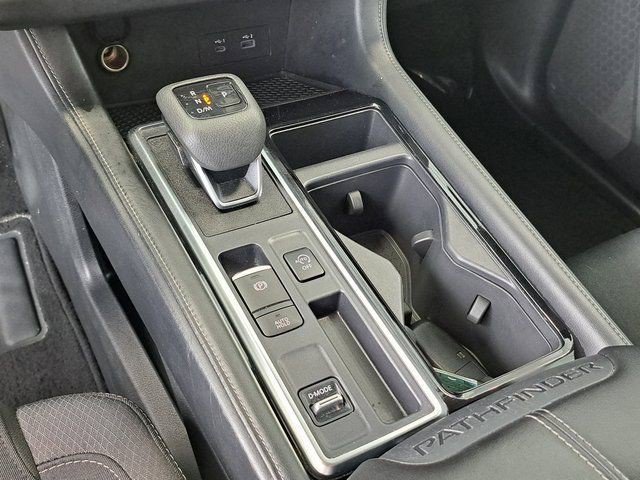 Used 2023 Nissan Pathfinder SV FWD image 18
