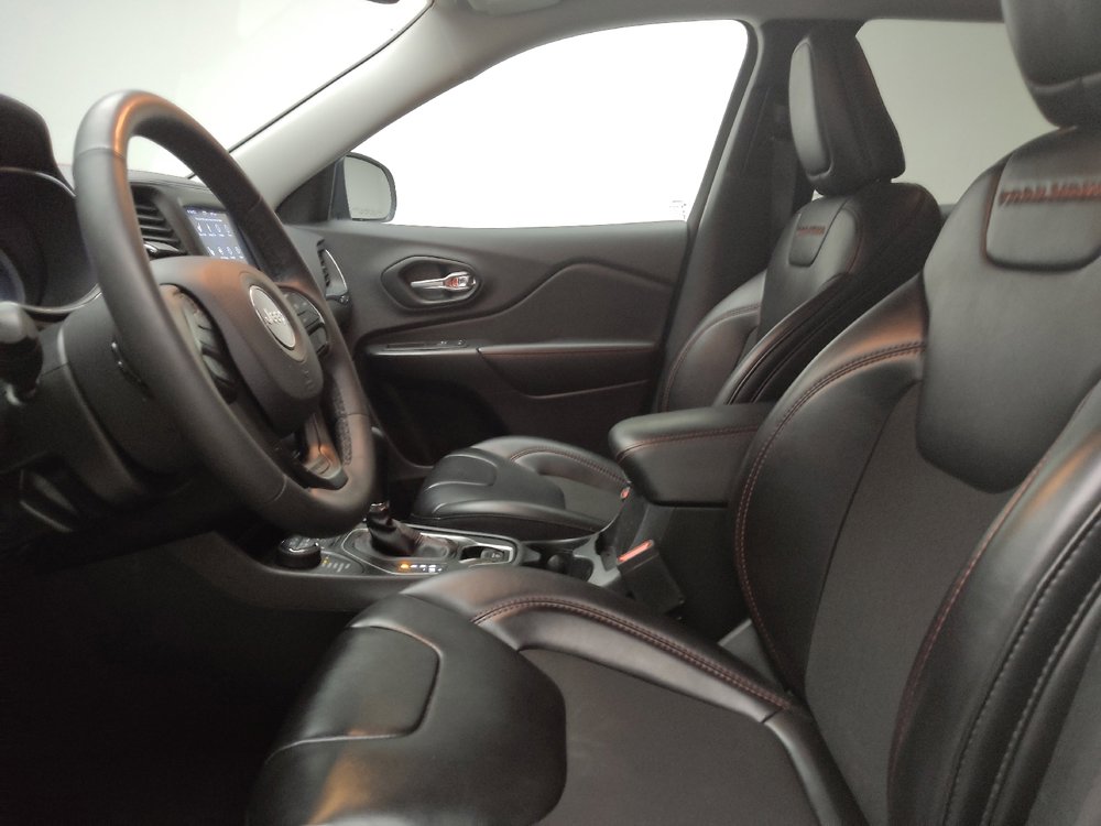 Used 2022 Jeep Cherokee Trailhawk image 17