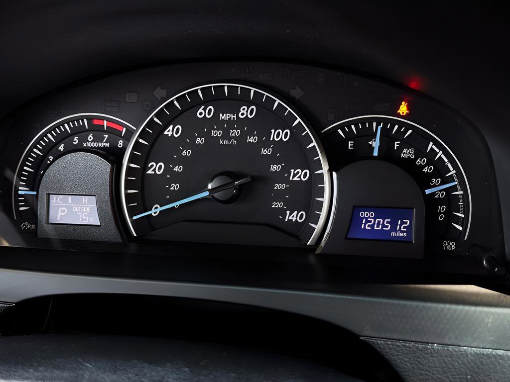 Used 2013 Toyota Camry LE FWD image 14