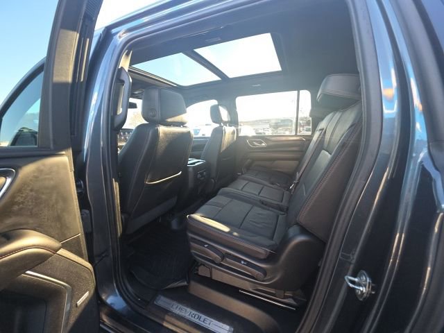 Used 2021 Chevrolet Suburban RST image 29