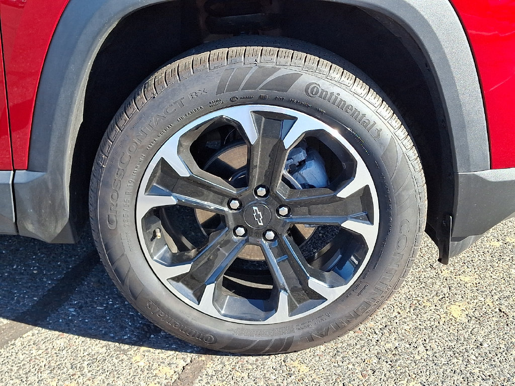 Certified 2026 Chevrolet Equinox LT w/ Convenience Package II FWD image 11