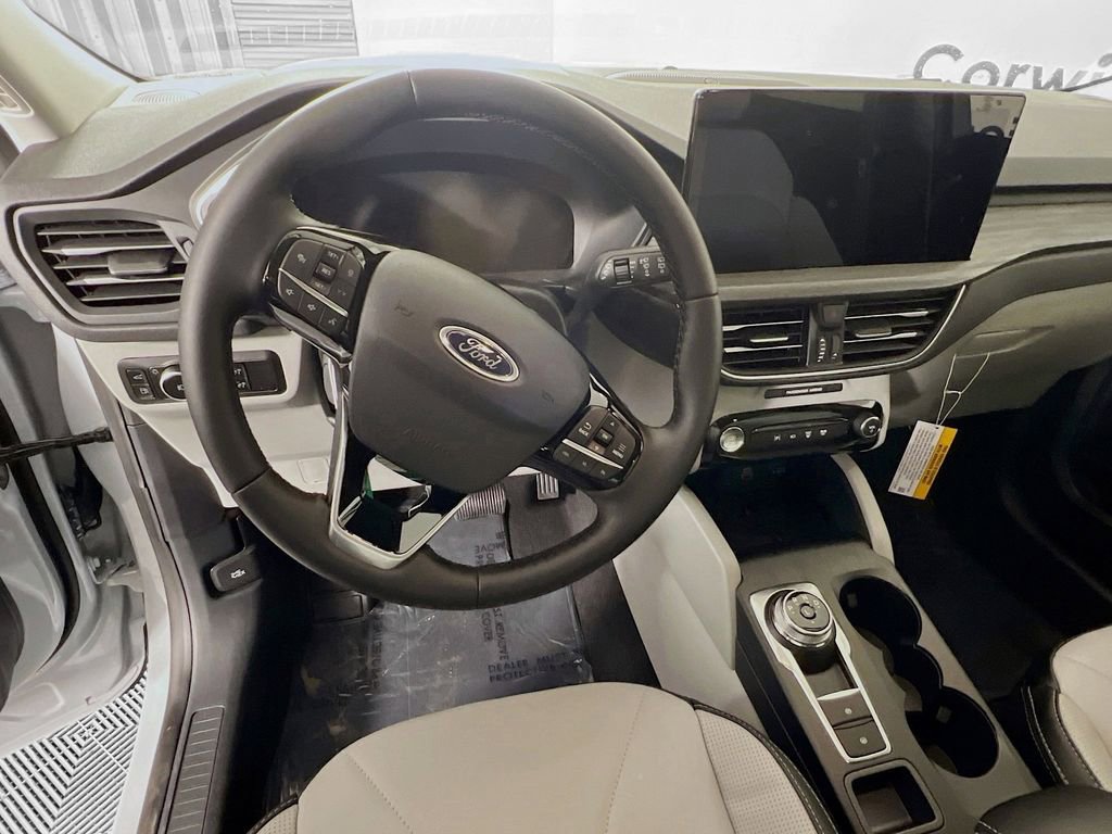 New 2025 Ford Escape SE w/ PHEV Premium Package FWD image 8