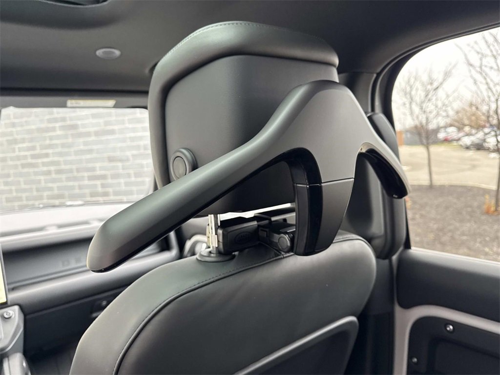 New 2026 Land Rover Defender 110 X-Dynamic SE image 16