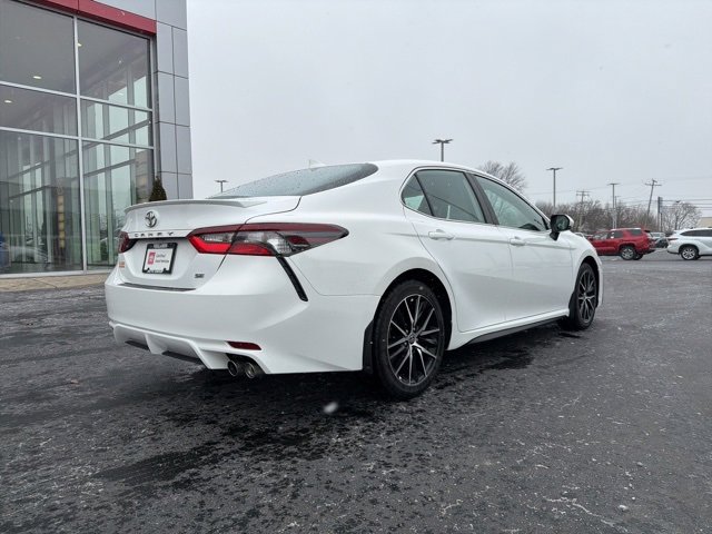 Used 2024 Toyota Camry SE image 7