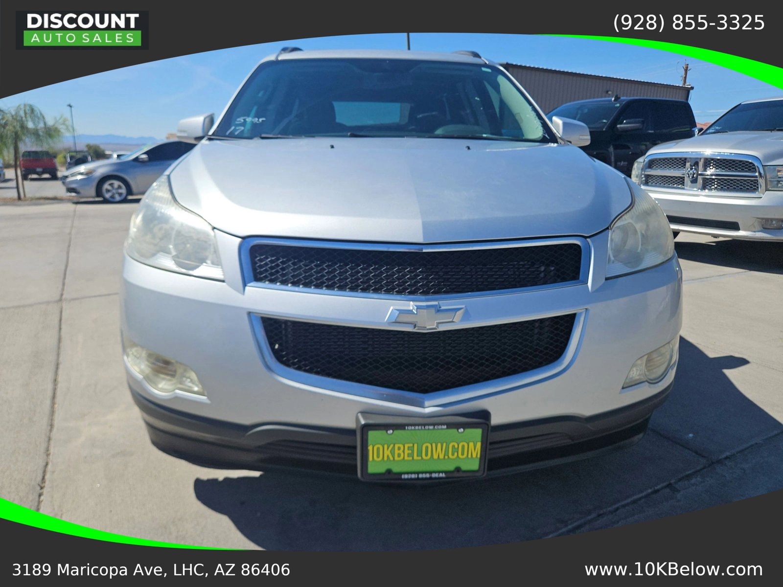 Used 2012 Chevrolet Traverse LT FWD image 2