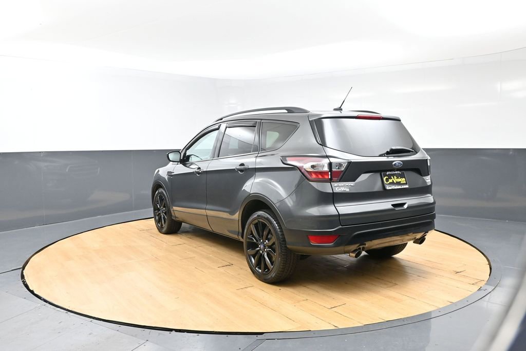 Used 2017 Ford Escape SE w/ Equipment Group 201A FWD image 7