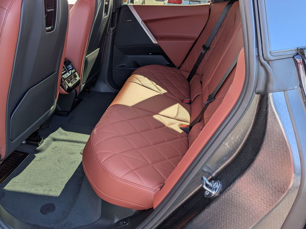 New 2026 BMW iX xDrive60 image 32